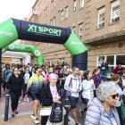 Distintos participantes de la Marxa.