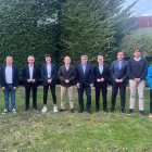 Imatge dels assistents a la reunió amb Carles Puigdemont. - JUNTS