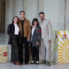 La directora i diversos actors de ‘Frontera’, ahir a la Seminci. - PERE FRANCESCH