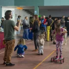 La jornada solidària a Tornabous va començar amb tallers de circ per a la canalla. - LAIA PEDRÓS