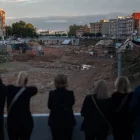 Cadena humana a la rambla del Poio (Paiporta) aquest diumenge com a homenatge a les víctimes de la dana. - EUROPA PRESS