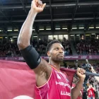 Ejim festeja la victòria aconseguida dissabte contra el Granada. - JAVI ENJUANES