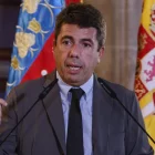 El president Carlos Mazón i la periodista Maribel Vilaplana. - EUROPA PRESS