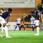 Els jugadors del Mollerussa celebren un dels gols.