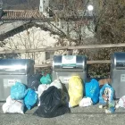 Una de les zones amb contenidors i bosses d’escombraries tirades. - AJUNTAMENT DE BELLVER