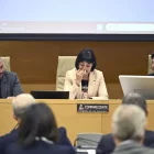 Mariló Gradolí, de l’associació de víctimes, no va poder contenir les llàgrimes durant la compareixença. - EFE