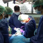 Especialistes practicant amb cadàvers al CREBA el març passat. - SEGRE