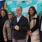 El secretari general de Junts, Jordi Turull, a la paradeta del partit aquest dissabte a Vic