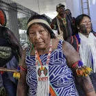 Integrants de pobles indígenes van arribar ahir al llogaret de la COP30, en la qual participaran. - EFE