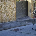 Un reporter pren imatges a El Casar de Escalona. - EFE/ MANU REINO