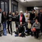 Rosalía i la resta de famosos que van acudir dilluns a ‘La revuelta’. - LA REVUELTA