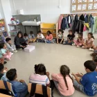 Alumnes de cicle inicial de Primària de l’escola Minerva en un ‘cercle de paraules’. - ESCOLA MINERVA