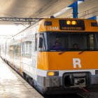 Un tren de Rodalies a l'estació de Lleida en una imatge d'arxiu.