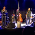 El directe d’aquests prestigiosos músics va fer vibrar ahir el Cafè del Teatre de Lleida. - JORDI ECHEVARRIA