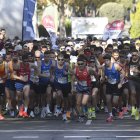 Un moment de la sortida de la prova, amb el guanyador Roc Bellostas (dorsal 4) i el segon, Ricard Pastó, amb el 2. - SANTI IGLESIAS
