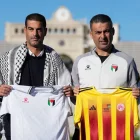 Els seleccionadors es van fer ahir una foto d’agermanament. - EFE