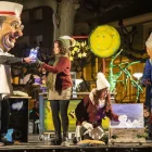 Els nans de Guixanet van entregar simbòlicament els llums de Nadal que guarden durant l’any. - LAIA PEDRÓS