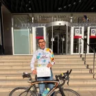 Diego Castilló, preparat amb la bici per a la seua particular cursa. - GESTHA
