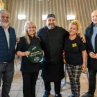 Els responsables del Bar L’Encreuat reben el guardó a la millor tapa de Lleida. - DEFOTO