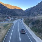 Una vista de la carretera N-145 entre la Seu d'Urgell i Andorra.
