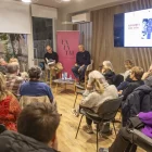 Jordi Llavina, curador de l’obra, i l’escriptor Pere Rovira, ahir durant la presentació. - JORDI ECHEVARRIA