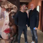 L’artista lleidatà Diego Serrano (esq.) i Sergi Sánchez (dre.).