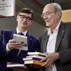 El president de la Generalitat, Salvador Illa, visita la biblioteca Josep Maria Murià i Romaní, a Guadalajara, durant la seua visita a Mèxic.