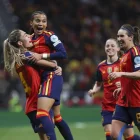 Vicky López és felicitada pel seu gol per Aleixandri, Mariona i Batlle. - EFE/ KIKO HUESCA