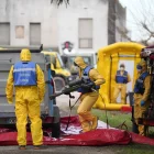 Membres de l’UME fent tasques de desinfecció. - EUROPA PRESS