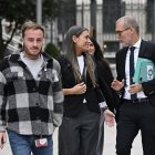 La portavoz en el Congreso de Junts per Catalunya, Míriam Nogueras (c) junto a los diputados de la formación Josep María Cruset Domènech (d) a su salida del Congreso en una imagen de archivo.