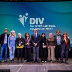 Foto dels guardonats en la gala de lliurament del 32è Premi Voluntariat.