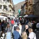 El carrer Major d’Esterri d’Àneu es va omplir de visitants. - EDGAR ALDANA