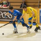 Nico Ojeda disputa una bola amb Xavi Burguilos. - ANIOL MORAL