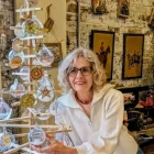 Arbre de Nadal de l’artista Neus Daura a la llibreria La Sabateria de Lleida - NEUS DAURA