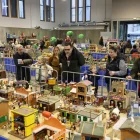 Visitants ahir a la tarda al certamen. - AMADO FORROLLA