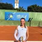 Aran Teixidó, amb el trofeu conquerit diumenge a Melilla.