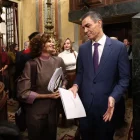La ministra d’Hisenda, María Jesús Montero, amb Sánchez. - EUROPA PRESS