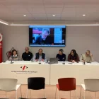 Representants municipals i de les entitats denunciants, ahir durant la presentació. - M. CODINAS