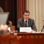El conseller d'Agricultura, Òscar Ordeig, durant la seua compareixença aquest dijous al Parlament.