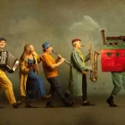 Músics i actors de l’espectacle musical infantil ‘Juguem?’. - CAIXAFORUM LLEIDA