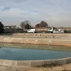 Les obres per a la instal·lació de malles als dipòsits que subministren aigua de boca a Alcarràs. - A.A.