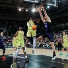 Ningú va poder parar Hlinason, el millor rebotejador de la Lliga. - ACB PHOTO/AITOR ARRIZABALAGA