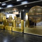 Los bombos y el resto de elementos que intervendrán en el sorteo extraordinario de la lotería.