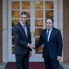 Pedro Sánchez rep a Moncloa Juanfran Pérez Llorca. - EUROPA PRESS