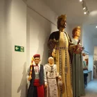 Exposició amb gegants i altres elements festius populars. - GRUP CULTURAL GARRIGUES