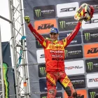 D’esquerra a dreta, els pilots lleidatans Adrià Monné i Jordi Alba.