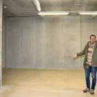 David Castellana mostra una de les sales de la reserva. - LAIA PEDRÓS