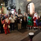 La cantata inaugural del certamen, ahir davant de la capella del Peu del Romeu de Lleida. - AMADO FORROLLA