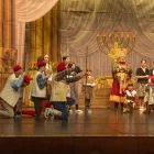 AEM Teatre va representar ahir la clàssica obra de teatre ‘Els pastorets’ al Teatre de l’Escorxador de Lleida en dos sessions. - PAU PASCUAL PRAT