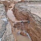 L'Associació de Veïns Horta Sud denuncia nous talls d'aigua a Quatre Pilans i Terme de Grealó per les obres de Solaria, que també van tallar la circulació i van bloquejar vies.